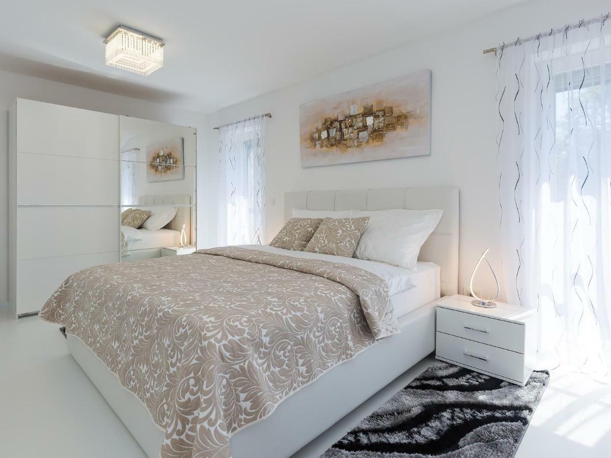 Apartmani Beril Lux Ρόβινι Εξωτερικό φωτογραφία