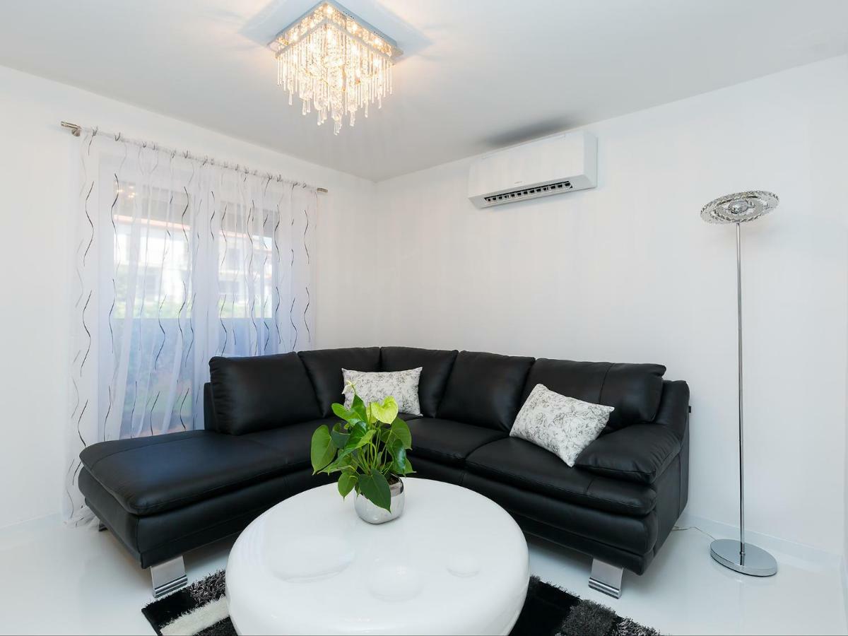 Apartmani Beril Lux Ρόβινι Εξωτερικό φωτογραφία